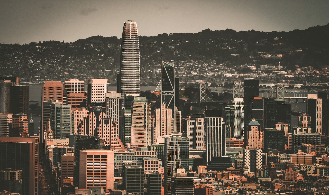 贯以稳健的 贯以稳健的